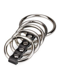 Load image into Gallery viewer, Peniskäfig aus 5 Metall-Cockringen